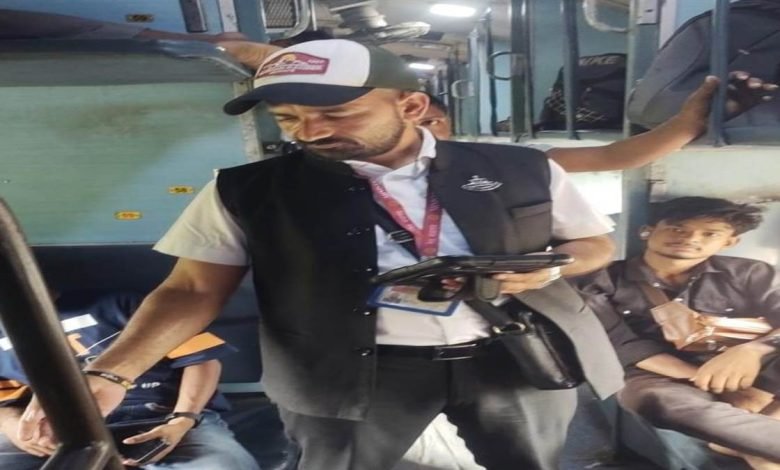 ਫਿਰੋਜ਼ਪੁਰ ਮੰਡਲ ਵਿਚ ਵਿਸ਼ੇਸ਼ ਟਿਕਟ ਜਾਂਚ ਮੁਹਿੰਮ ਨੇ ਰਚਿਆ ਇਤਿਹਾਸ, 7.84 ਕਰੋੜ ਰੁਪਏ ਤੋਂ ਵੱਧ ਦਾ ਵਸੂਲਿਆ ਜੁਰਮਾਨਾ ਫਿਰੋਜ਼ਪੁਰ ਮੰਡਲ ਵਿਚ ਵਿਸ਼ੇਸ਼ ਟਿਕਟ ਜਾਂਚ ਮੁਹਿੰਮ ਨੇ ਰਚਿਆ ਇਤਿਹਾਸ, 7.84 ਕਰੋੜ ਰੁਪਏ ਤੋਂ ਵੱਧ ਦਾ ਵਸੂਲਿਆ ਜੁਰਮਾਨਾ