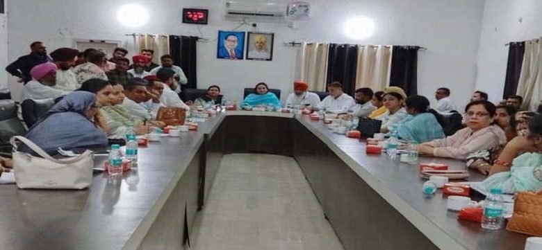 ਸੋਮਵਾਰ ਨੂੰ ਨਗਰ ਨਿਗਮ ਮੋਗਾ ਹਾਊਸ ਦੀ ਮੀਟਿੰਗ ‘ਚ ਵਿਕਾਸ ਕਾਰਜਾਂ ਤੇ ਕੂੜਾ ਚੁੱਕਣ ਦੇ ਮੁੱਦੇ ‘ਤੇ ਛਿੜੀ ਬਹਿਸ