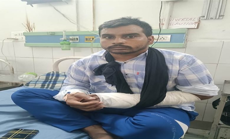 ਪਿੰਡ ਠੱਠਾ ਦਲੇਰ ਸਿੰਘ 'ਚ ਪੁਲਿਸ ਨੂੰ ਸੂਚਨਾ ਦੇਣ 'ਤੇ ਨਸ਼ਾ ਤਸਕਰਾਂ ਨੇ ਸਰਪੰਚ ਦਾ ਹੱਥ ਵੱਢਿਆ, ਦਸ ਜਣਿਆਂ ਨੇ ਦਿੱਤਾ ਘਟਨਾ ਨੂੰ ਅੰਜਾਮ