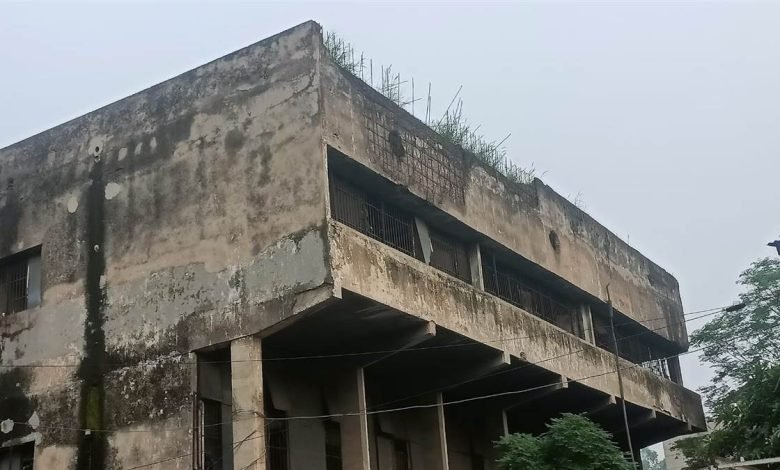 ਨਿਗਮ ਦੀਆਂ ਖਸਤਾ ਹਾਲ ਬਿਲਡਿੰਗਾਂ ਵੱਲ ਨਹੀਂ ਜਾ ਰਹੀ ਬੀਐਂਡਆਰ ਸ਼ਾਖਾ ਦੀ ਸਵੱਲੀ ਨਜ਼ਰ