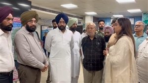 ਅਦਾਕਾਰਾ ਤਾਨੀਆ ਦੇ ਪਿਤਾ ਦਾ ਹਾਲ ਜਾਣਨ ਲਈ ਹਸਪਤਾਲ ਪਹੁੰਚੇ ਸਿਹਤ ਮੰਤਰੀ, ਘਟਨਾ ਦੀ ਕੀਤੀ ਨਿੰਦਾ