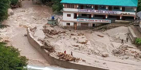 बादल फटने से करोड़ों की चपत; करसोग, जंजैहली और थुनाग में सड़क-बिजली-पानी बंद