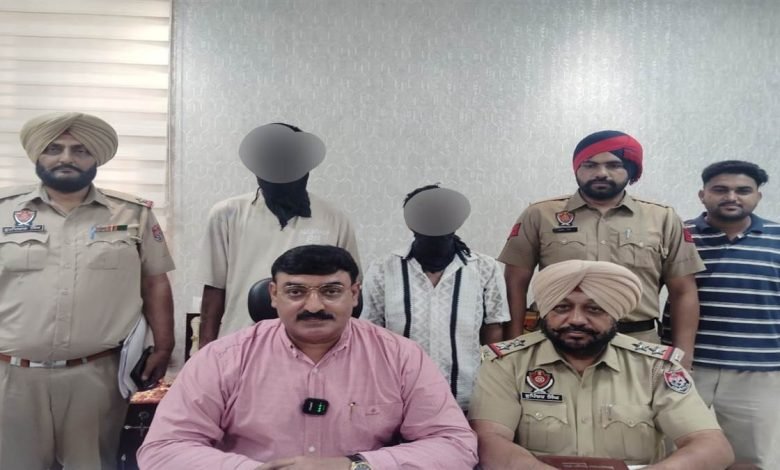 ਘਰੋਂ ਨਾਰਾਜ਼ ਹੋ ਕੇ ਨਿਕਲੀ ਕੁੜੀ ਨਾਲ ਚਾਕੂ ਦੀ ਨੋਕ ’ਤੇ ਸਮੂਹਿਕ ਜਬਰ-ਜਨਾਹ ਘਰੋਂ ਨਾਰਾਜ਼ ਹੋ ਕੇ ਨਿਕਲੀ ਕੁੜੀ ਨਾਲ ਚਾਕੂ ਦੀ ਨੋਕ ’ਤੇ ਸਮੂਹਿਕ ਜਬਰ-ਜਨਾਹ