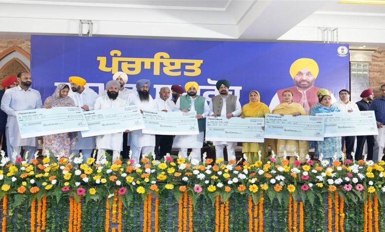 ਸੀਐੱਮ ਮਾਨ ਨੇ ਧੂਰੀ ਦੇ 70 ਪਿੰਡਾਂ ਨੂੰ 31.30 ਕਰੋੜ ਰੁਪਏ ਦੀ ਗਰਾਂਟਾਂ ਵੰਡੀਆਂ