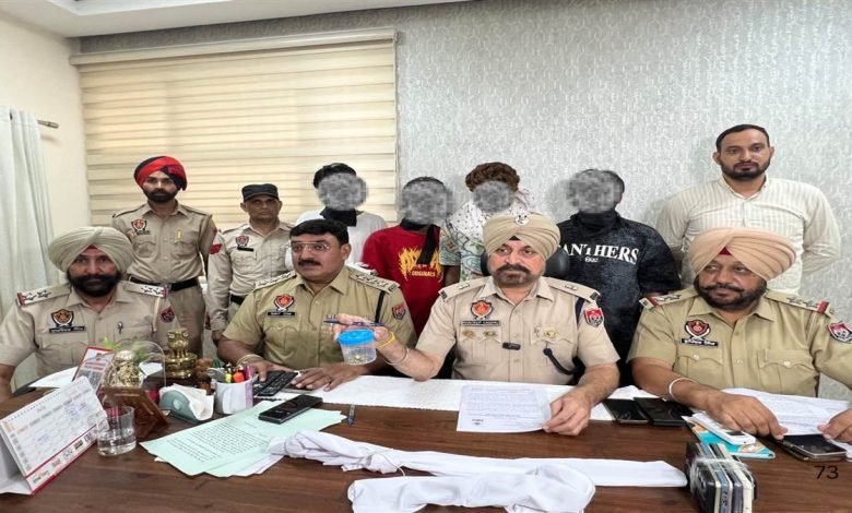 ਹਥਿਆਰਾਂ ਦੇ ਜ਼ੋਰ ’ਤੇ ਸੋਨਾ ਲੁੱਟਣ ਵਾਲੇ 4 ਮੁਲਜ਼ਮ ਗ੍ਰਿਫਤਾਰ