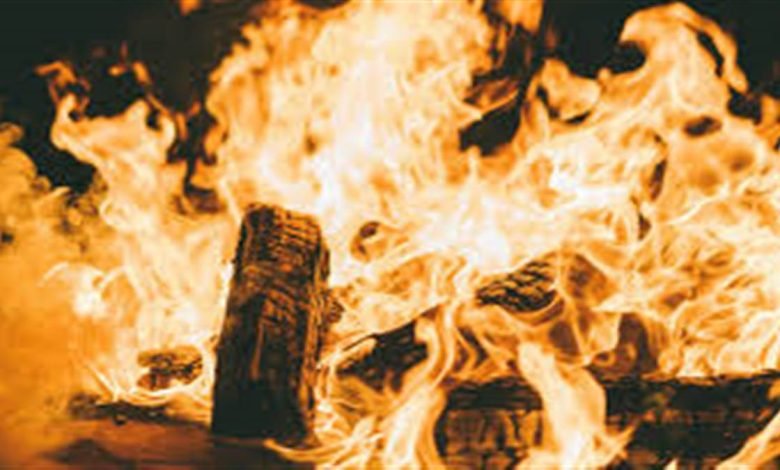 ਫੈਕਟਰੀ 'ਚ ਲੱਗੀ ਭਿਆਨਕ ਅੱਗ, ਭਾਰੀ ਮਾਤਰਾ 'ਚ ਕਪੜਾ ਅਤੇ ਮਸ਼ੀਨਰੀ ਸੜੀ