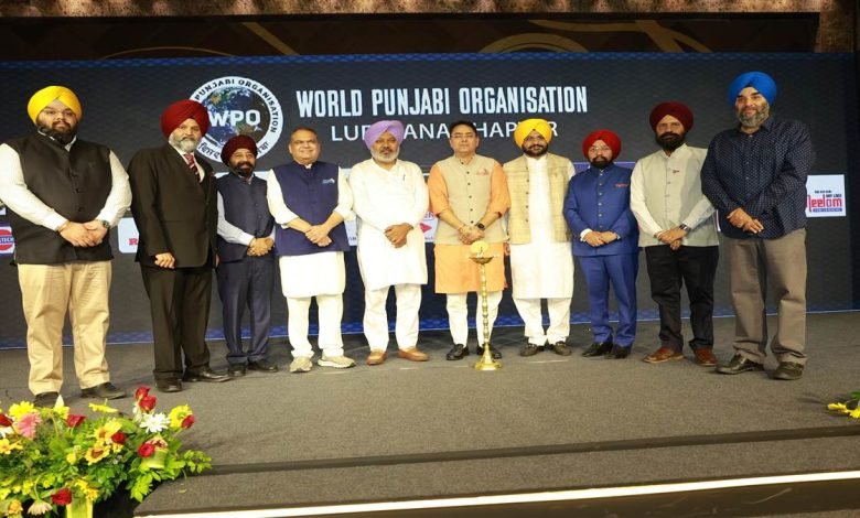 ਪੁਰਸਕਾਰ ਵੰਡ ਤੇ ਸੱਭਿਆਚਾਰਕ ਸਮਾਗਮ ਕਰਵਾਇਆ