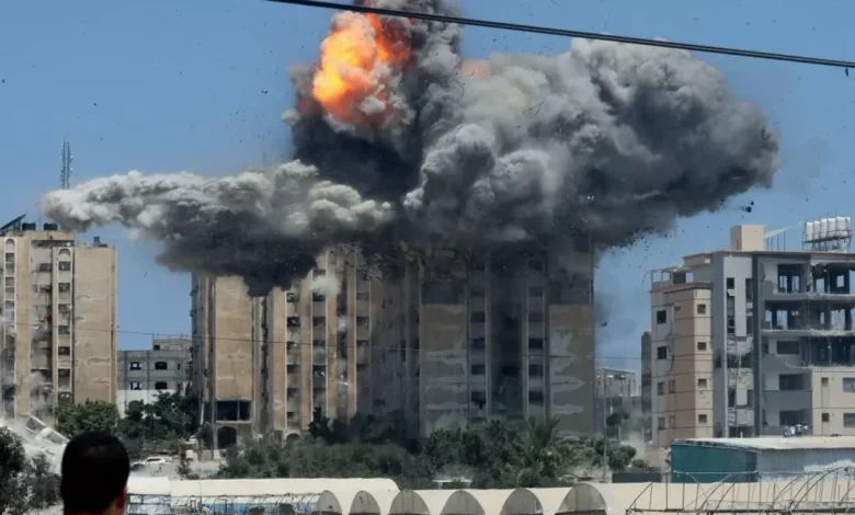 ਗਾਜ਼ਾ ’ਚ ਖਾਣਾ ਲੈਣ ਆਏ ਲੋਕਾਂ 'ਤੇ ਫਾਇਰਿੰਗ, ਮਚੀ ਭਗਦੜ ਦੌਰਾਨ 20 ਦੀ ਮੌਤ ਗਾਜ਼ਾ ’ਚ ਖਾਣਾ ਲੈਣ ਆਏ ਲੋਕਾਂ 'ਤੇ ਫਾਇਰਿੰਗ, ਮਚੀ ਭਗਦੜ ਦੌਰਾਨ 20 ਦੀ ਮੌਤ