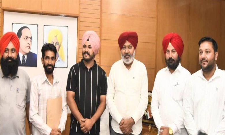 ਵਿੱਤ ਮੰਤਰੀ ਹਰਪਾਲ ਸਿੰਘ ਚੀਮਾ ਵੱਲੋਂ ਤਿੰਨ ਮੁਲਾਜ਼ਮ ਜਥੇਬੰਦੀਆਂ ਨਾਲ ਮੀਟਿੰਗਾਂ, ਮੰਗਾਂ ਦੇ ਢੁਕਵੇਂ ਹੱਲ ਦਾ ਦਿੱਤਾ ਭਰੋਸਾ