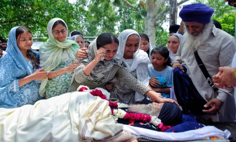 ਫੌਜਾ ਸਿੰਘ ਦਾ ਜੱਦੀ ਪਿੰਡ ’ਚ ਸਰਕਾਰੀ ਸਨਮਾਨਾਂ ਨਾਲ ਅੰਤਿਮ ਸੰਸਕਾਰ