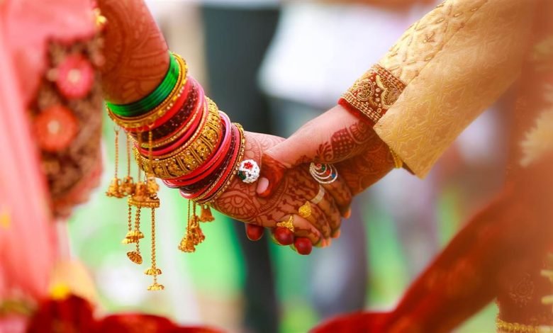 ਕਲਯੁਗੀ ਪਿਉ ਨੇ ਦੂਜਾ ਵਿਆਹ ਕਰਵਾਉਣ ਲਈ ਤਿੱਗਣੀ ਉਮਰ ਦੇ ਬੰਦੇ ਨਾਲ ਤੋਰ ’ਤੀ ਧੀ