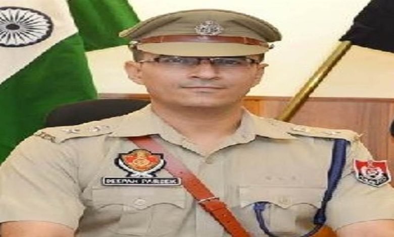 ਜ਼ਿਲ੍ਹਾ ਪੁਲਿਸ ਨੇ ਵੱਖ-ਵੱਖ ਥਾਵਾਂ ਤੋਂ ਫੜ੍ਹੀ ਲਾਹਣ ਤੇ ਨਜਾਇਜ਼ ਸ਼ਰਾਬ, 2 ਔਰਤਾਂ ਸਣੇ 7 ਖਿਲਾਫ਼ ਕੇਸ ਦਰਜ; 6 ਜਣੇ ਗ੍ਰਿਫ਼ਤਾਰ