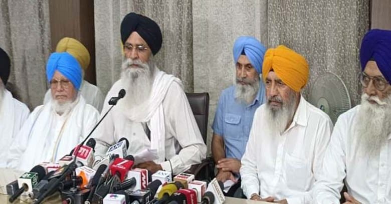 ਸ੍ਰੀ ਦਰਬਾਰ ਸਾਹਿਬ 'ਤੇ RDX ਹਮਲੇ ਦੀਆਂ SGPC ਨੂੰ ਹੁਣ ਤਕ ਮਿਲ ਚੁੱਕੀਆਂ ਨੇ ਪੰਜ ਈਮੇਲਾਂ, ਔਜਲਾ ਤੇ CM Mann ਨੂੰ ਵੀ ਕੀਤੀ CC, ਸੰਗਤ 'ਚ ਦਹਿਸ਼ਤ