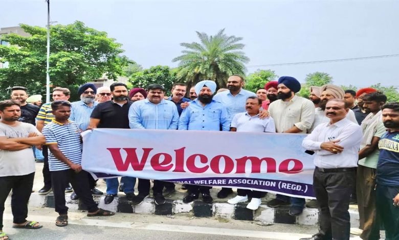 ਨਿਗਮ ਵੱਲੋਂ ਚਲਾਈ ਜਾ ਰਹੇ ਸੁੰਦਰਤਾ ਮੁਹਿੰਮ ਜਾਰੀ ਨਿਗਮ ਵੱਲੋਂ ਚਲਾਈ ਜਾ ਰਹੇ ਸੁੰਦਰਤਾ ਮੁਹਿੰਮ ਜਾਰੀ