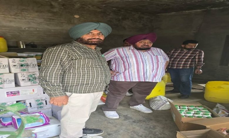 ਖਾਦ ਡੀਲਰਾਂ ਦੀ ਦੁਕਾਨਾਂ ’ਤੇ ਕੀਤੀ ਚੈਕਿੰਗ