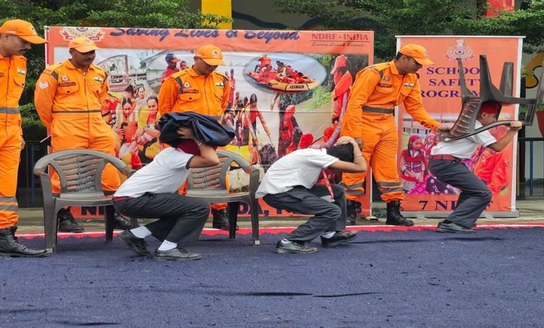 ਆਫ਼ਤ ਪ੍ਰਬੰਧਨ ਤੇ ਮੁੱਢਲੀ ਸਹਾਇਤਾ ਬਾਰੇ ਵਿਦਿਆਰਥੀਆਂ ਨੂੰ ਦਿੱਤੀ ਸਿਖਲਾਈ ਆਫ਼ਤ ਪ੍ਰਬੰਧਨ ਤੇ ਮੁੱਢਲੀ ਸਹਾਇਤਾ ਬਾਰੇ ਵਿਦਿਆਰਥੀਆਂ ਨੂੰ ਦਿੱਤੀ ਸਿਖਲਾਈ