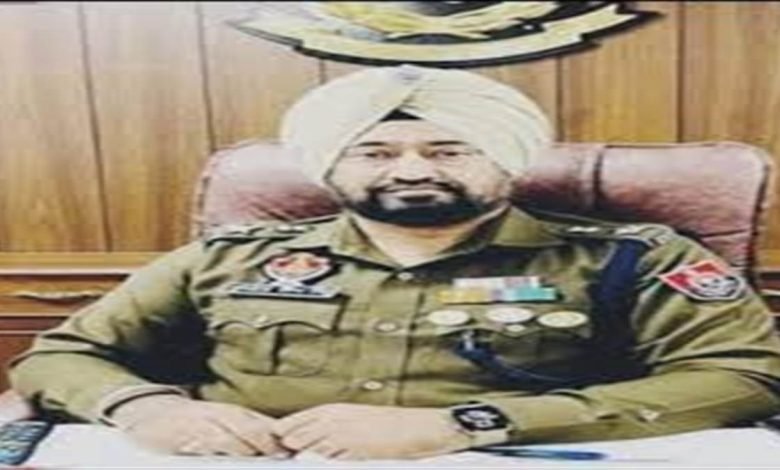 ਫਿਰੋਜ਼ਪੁਰ ਪੁਲਿਸ ਦੀ ਤਸਕਰਾਂ ਖਿਲਾਫ ਵੱਡੀ ਕਾਰਵਾਈ ਫਿਰੋਜ਼ਪੁਰ ਪੁਲਿਸ ਦੀ ਤਸਕਰਾਂ ਖਿਲਾਫ ਵੱਡੀ ਕਾਰਵਾਈ