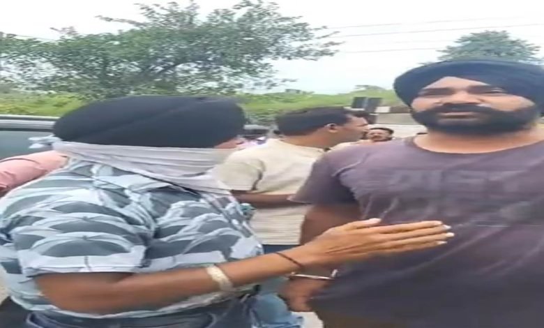 ਜੱਸੀਆਂ ਰੋਡ ਲਾਈਨਾਂ ਨੇੜੇ ਕਾਰਵਾਈ ਕਰਨ ਗਈ ਨਿਗਮ ਟੀਮ ਪਰਤੀ ਬਰੰਗ