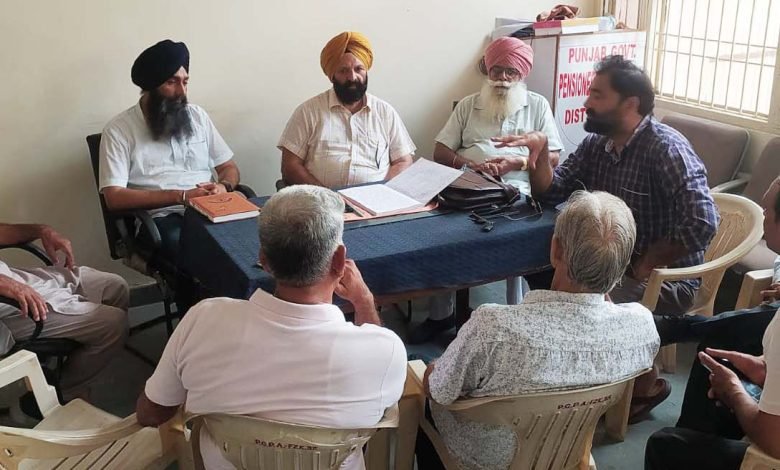 ਪੰਜਾਬ ਮੁਲਾਜ਼ਮ ਪੈਨਸ਼ਨਰਜ ਸਾਂਝਾ ਫਰੰਟ ਜਿਲਾ ਫਾਜਿਲਕਾ ਵਲੋ 9 ਜੁਲਾਈ ਦੀ ਦੇਸ਼ ਵਿਆਪੀ ਹੜਤਾਲ ਨੂੰ ਸਫਲ ਬਨਾਉਣ ਲਈ ਸਾਝਾਂ ਫਰੰਟ ਵਲੋ ਡਿਪਟੀ ਕਮਿਸ਼ਨਰ ਦਫਤਰ ਸਾਹਮਣੇ ਵਿਸ਼ਾਲ ਰੈਲੀ ਕਰਨ ਦਾ ਫੈਸਲਾ 