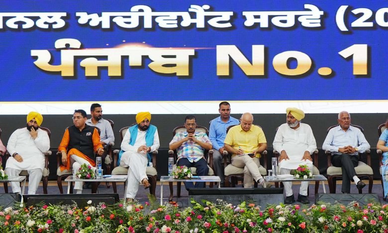 KEJRIWAL CONGRATULATES CM FOR HERALDING EDUCATION REVOLUTION TO BAG TOP RANK IN NAS