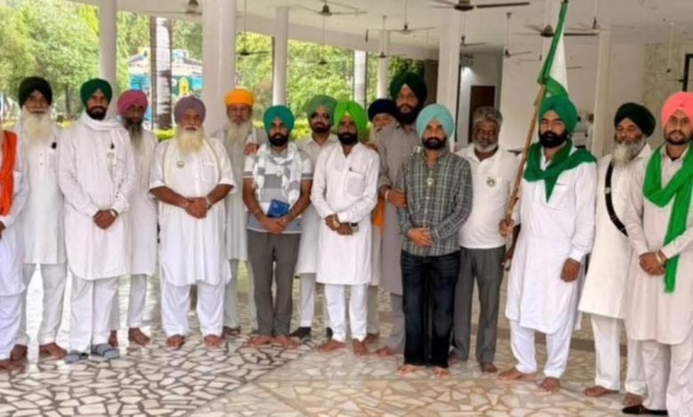 ਜ਼ਿਲ੍ਹਾ ਫਿਰੋਜ਼ਪੁਰ ਬੀ ਕੇ ਯੂ ਏਕਤਾ ਸਿੱਧੂਪੁਰ ਕੀਤੀ ਮਹੀਨਾਵਾਰ ਮੀਟਿੰਗ ਜ਼ਿਲ੍ਹਾ ਫਿਰੋਜ਼ਪੁਰ ਬੀ ਕੇ ਯੂ ਏਕਤਾ ਸਿੱਧੂਪੁਰ ਕੀਤੀ ਮਹੀਨਾਵਾਰ ਮੀਟਿੰਗ