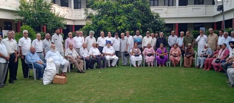 SCF ਨੇ ਨਾਗਰਿਕ ਮੁੱਦਿਆਂ ਨੂੰ ਉਜਾਗਰ ਕੀਤਾ; ਅਧਿਕਾਰੀਆਂ ਨਾਲ ਚਿੰਤਾਵਾਂ ਉਠਾਈਆਂ SCF ਨੇ ਨਾਗਰਿਕ ਮੁੱਦਿਆਂ ਨੂੰ ਉਜਾਗਰ ਕੀਤਾ; ਅਧਿਕਾਰੀਆਂ ਨਾਲ ਚਿੰਤਾਵਾਂ ਉਠਾਈਆਂ