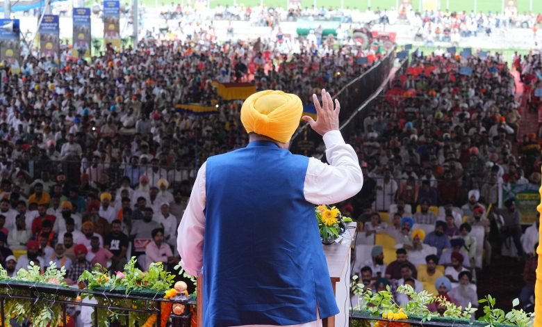 REALIZE DREAMS OF SHAHEED-E-AZAM BY SUPPORTING OUR WAR AGAINST DRUGS AND CORRUPTION- CM GIVES CLARION CALL TO PEOPLE