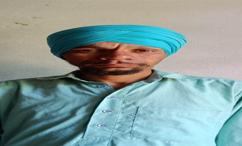 ਡਰਾਈਵਰ ਦੀ ਲਾ ਸ਼ ਗੱ ਡੀ ’ਚ ਮਿਲੀ