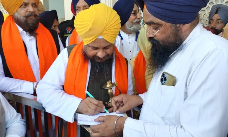 ਸ੍ਰੀ ਅਕਾਲ ਤਖਤ ਸਾਹਿਬ ਪੁੱਜਾ ਪੰਜ ਮੈਂਬਰੀ ਕਮੇਟੀ ਵੱਲੋਂ 11 ਅਗਸਤ ਨੂੰ ਇਜਲਾਸ ਦੀ ਮੰਗ ਸਬੰਧੀ ਮਾਮਲਾ