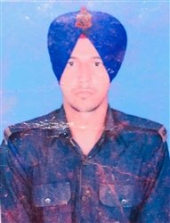 ਸਿੱਕਮ 'ਚ ਸੁਨਾਮ ਨੇੜਲੇ ਪਿੰਡ ਨਮੋਲ ਦਾ ਫੌਜੀ ਸ਼ਹੀਦ,ਬਰਫ਼ ਹਟਾਉਂਦੇ ਸਮੇਂ ਬੁਲਡੋਜ਼ਰ ਪਲਟਣ ਕਾਰਨ ਹੋਈ ਮੌਤ