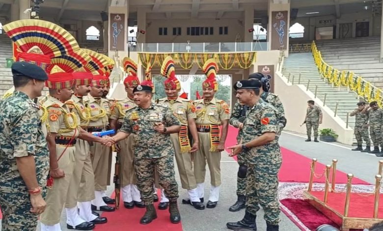 ਬੀ.ਐਸ.ਐਫ ਦੇ ਡਾਇਰੈਕਟਰ ਜਨਰਲ ਨੇ ਲਹਿਰਾਇਆ ਤਿਰੰਗਾ