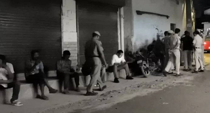 ਮਾਤਾ-ਪਿਤਾ ਤੇ ਵੱਡੇ ਭਰਾ ਦਾ ਕਤਲ ਕਰਨ ਵਾਲੇ ਨੇ ਕੀਤੀ ਖੁਦਕੁਸ਼ੀ ਮਾਤਾ-ਪਿਤਾ ਤੇ ਵੱਡੇ ਭਰਾ ਦਾ ਕਤਲ ਕਰਨ ਵਾਲੇ ਨੇ ਕੀਤੀ ਖੁਦਕੁਸ਼ੀ