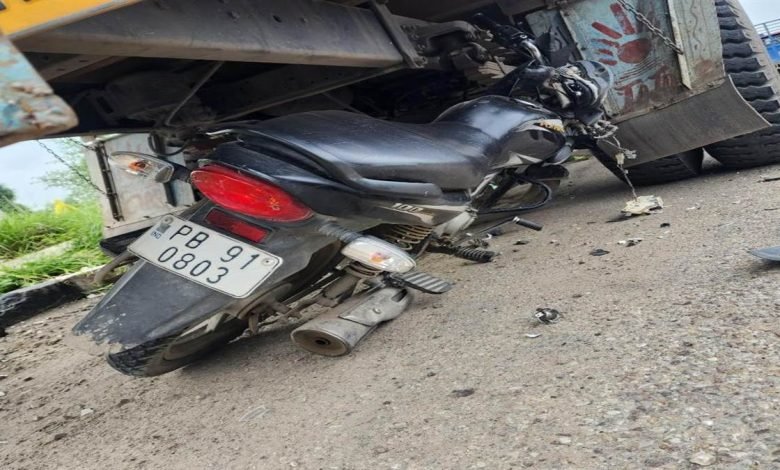 ਸੜਕ ਹਾਦਸੇ ’ਚ ਸੱਸ-ਜਵਾਈ ਦੀ ਦਰਦਨਾਕ ਮੌਤ