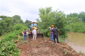 ਮੋਹਲੇਧਾਰ ਮੀਂਹ ਕਾਰਨ ਰਈਆ ਨੇੜੇ ਸਭਰਾਵਾਂ ਬਰਾਂਚ ਨਹਿਰ ਦਾ ਪਾਣੀ ਉਛਲ ਕੇ ਖੇਤਾਂ 'ਚ ਪੁੱਜਾ