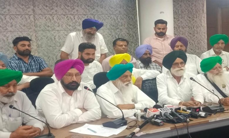 ਲੈਂਡ ਪੂਲਿੰਗ ਨੀਤੀ ਮਾਮਲਾ: ਕਿਸਾਨ ਜਥੇਬੰਦੀਆਂ ਨੂੰ ਸਰਕਾਰ 'ਤੇ ਨਹੀਂ ਭਰੋਸਾ, ਕਿਹਾ- 20 ਤੱਕ ਨੋਟੀਫਿਕੇਸ਼ਨ ਹੋਵੇ ਜਾਰੀ