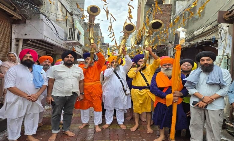 ਖਾਲਸਾਈ ਜਾਹੋ-ਜਲਾਲ ਦੇ ਨਾਲ ਸ਼ੁਰੂ ਹੋਇਆ ਵਿਸ਼ਾਲ ਨਗਰ ਕੀਰਤਨ ਖਾਲਸਾਈ ਜਾਹੋ-ਜਲਾਲ ਦੇ ਨਾਲ ਸ਼ੁਰੂ ਹੋਇਆ ਵਿਸ਼ਾਲ ਨਗਰ ਕੀਰਤਨ