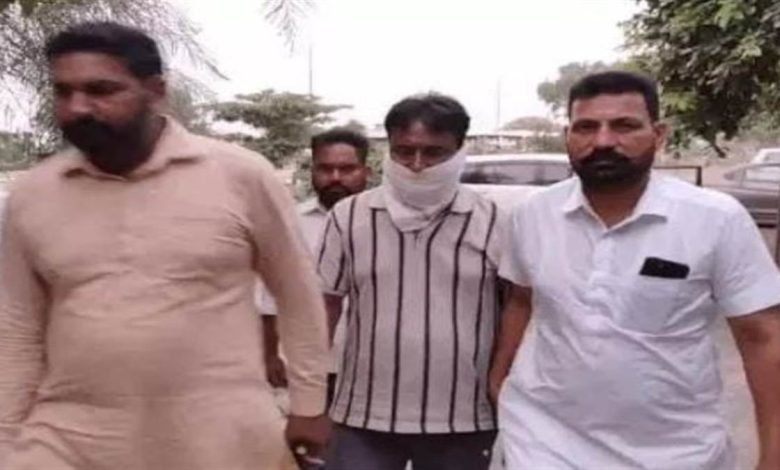 ਜਲਾਲਾਬਾਦ 'ਚ ਬਿਜਲੀ ਵਿਭਾਗ ਦਾ ਜੂਨੀਅਰ ਇੰਜੀਨੀਅਰ ਨੂੰ 7000 ਰੁਪਏ ਰਿਸ਼ਵਤ ਲੈਂਦਾ ਗ੍ਰਿਫ਼ਤਾਰ
