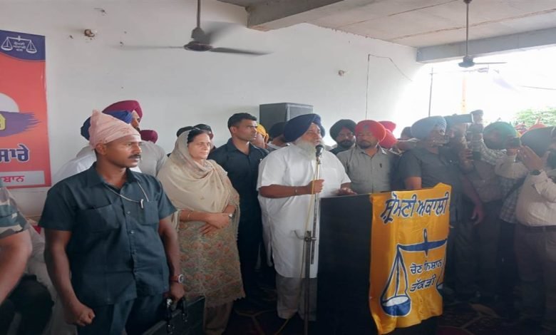 ਧਾਰਮਿਕ ਸਥਾਨਾਂ 'ਤੇ ਭਾਜਪਾ ਕਰ ਰਹੀ ਹੈ ਕਬਜ਼ਾ-ਸੁਖਬੀਰ ਬਾਦਲ