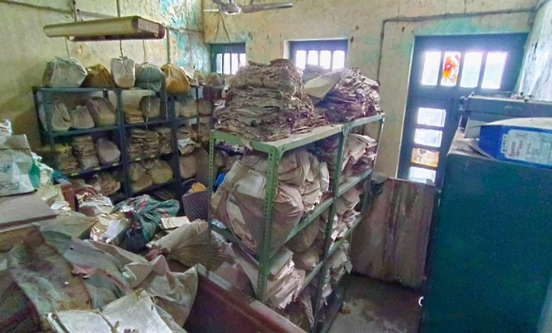 ਲੇਬਰ ਕੋਰਟ ’ਚ ਜੱਜ ਦੇ ਕਮਰੇ ਦੀ ਛੱਤ ਦੀ ਸੀਲਿੰਗ ਡਿੱਗੀ, ਕੰਧਾਂ ’ਚ ਕਰੰਟ