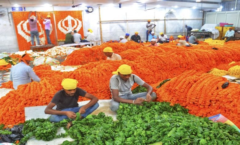 ਪਹਿਲੇ ਪ੍ਰਕਾਸ਼ ਮੌਕੇ 100 ਟਨ ਫੁੱਲਾਂ ਨਾਲ ਸਜੇਗਾ ਸ੍ਰੀ ਦਰਬਾਰ ਸਾਹਿਬ