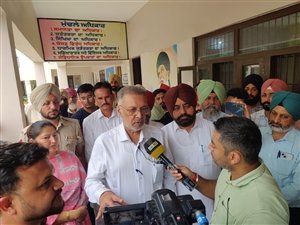 ਸਿਹਤ ਮੰਤਰੀ ਵੱਲੋਂ ਹੜ੍ਹਾਂ ਪ੍ਰਭਾਵਿਤ ਖੇਤਰ ਤੇ ਰਲੀਫ ਕੈਂਪਾਂ ਦਾ ਦੌਰਾ