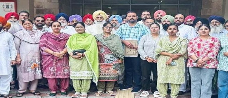 ਸੁਤੰਤਰਤਾ ਸੰਗਰਾਮੀ ਪਰਿਵਾਰਾਂ ਨੇ ਸਰਕਾਰ ਖ਼ਿਲਾਫ਼ ਪ੍ਰਗਟਾਇਆ ਰੋਸ