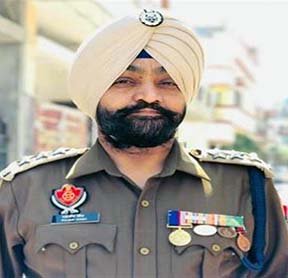 ਅੱਤਵਾਦੀਆਂ ਦੀ ਗੋਲ਼ੀ ਲੱਗਣ ਨਾਲ ਜ਼ਖ਼ਮੀ ਹੋਏ ਬਲਬੀਰ ਸਿੰਘ ਬਣਨਗੇ ਐੱਸਪੀ ਅੱਤਵਾਦੀਆਂ ਦੀ ਗੋਲ਼ੀ ਲੱਗਣ ਨਾਲ ਜ਼ਖ਼ਮੀ ਹੋਏ ਬਲਬੀਰ ਸਿੰਘ ਬਣਨਗੇ ਐੱਸਪੀ