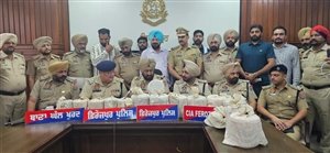 ਨਸ਼ਿਆਂ ਵਿਰੁੱਧ ਫਿਰੋਜ਼ਪੁਰ ਪੁਲਿਸ ਦੀ ਜ਼ਿਹਾਦ, 5 ਵੱਡੇ ਤਸਕਰ ਗ੍ਰਿਫ਼ਤਾਰ; 13 ਕਿਲੋ ਹੈਰੋਇਨ ਤੇ 4 ਕੁਇੰਟਲ ਡੋਡਿਆਂ ਸਣੇ ਬਰਾਮਦ ਹੋਏ ਇਹ ਨਸ਼ੀਲੇ ਪਦਾਰਥ
