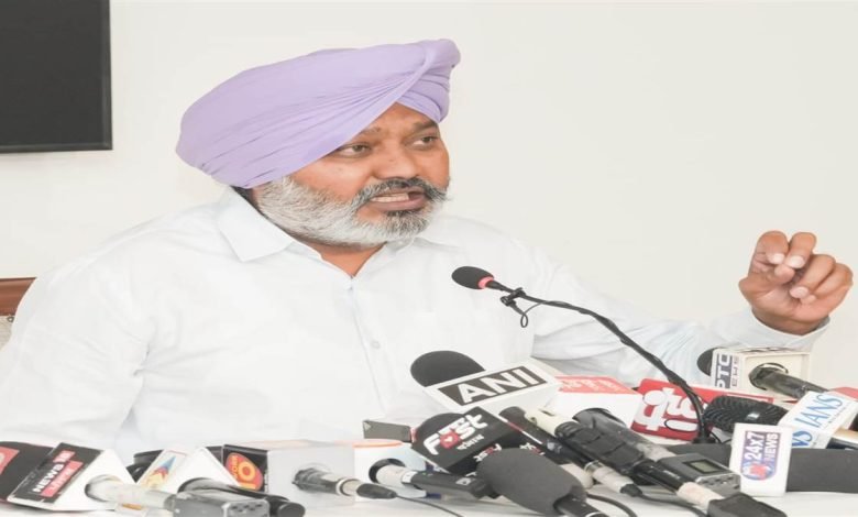 ਨਸ਼ਾ ਤਸ਼ਕਰਾਂ ਵਿਰੁੱਧ ਸੇਫ ਪੋਰਟਲ ਜ਼ਰੀਏ ਹੋਏ ਪੰਜ ਹਜ਼ਾਰ ਤੋਂ ਵੱਧ ਮੁਕੱਦਮੇ ਨਸ਼ਾ ਤਸ਼ਕਰਾਂ ਵਿਰੁੱਧ ਸੇਫ ਪੋਰਟਲ ਜ਼ਰੀਏ ਹੋਏ ਪੰਜ ਹਜ਼ਾਰ ਤੋਂ ਵੱਧ ਮੁਕੱਦਮੇ