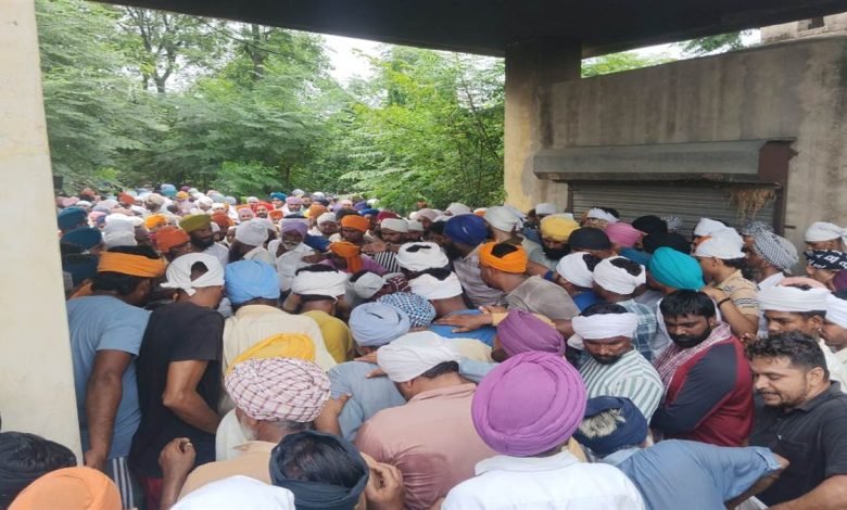 ਚਾਰ ਸ਼ਰਧਾਲੂਆਂ ਦੀ ਸੜਕ ਹਾਦਸੇ ਦੌਰਾਨ ਹੋਈ ਸੀ ਮੌਤ, ਗਮਗੀਨ ਮਾਹੌਲ 'ਚ ਹੋਇਆ ਚਾਰ ਜਣਿਆਂ ਦਾ ਸਸਕਾਰ