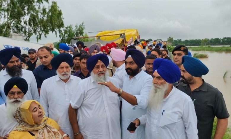 ਸੁਖਬੀਰ ਬਾਦਲ ਨੇ ਹੜ੍ਹ ਪ੍ਰਭਾਵਿਤ ਮੰਡ ਖੇਤਰ ਦਾ ਕੀਤਾ ਦੌਰਾ ਸੁਖਬੀਰ ਬਾਦਲ ਨੇ ਹੜ੍ਹ ਪ੍ਰਭਾਵਿਤ ਮੰਡ ਖੇਤਰ ਦਾ ਕੀਤਾ ਦੌਰਾ