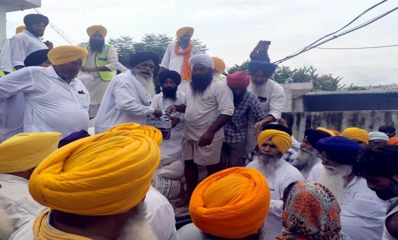 ਹੜ੍ਹ ਪ੍ਰਭਾਵਿਤ ਇਲਾਕਿਆਂ ’ਚ ਪੁੱਜੇ ਸ਼੍ਰੋਮਣੀ ਕਮੇਟੀ ਪ੍ਰਧਾਨ