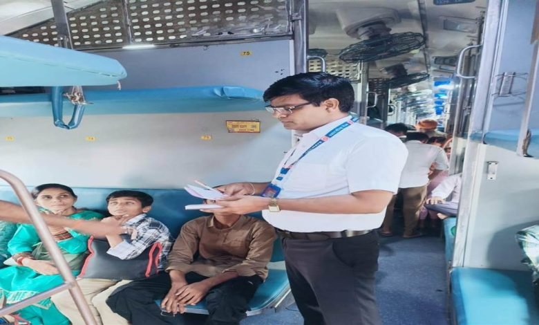 ਫ਼ਿਰੋਜ਼ਪੁਰ ਰੇਲਵੇ ਨੇ ਟਿਕਟ ਚੈਕਿੰਗ ਤੋਂ 2.69 ਕਰੋੜ ਰੁਪਏ ਦਾ ਰਿਕਾਰਡ ਮਾਲੀਆ ਕੀਤਾ ਇਕੱਠਾ ਫ਼ਿਰੋਜ਼ਪੁਰ ਰੇਲਵੇ ਨੇ ਟਿਕਟ ਚੈਕਿੰਗ ਤੋਂ 2.69 ਕਰੋੜ ਰੁਪਏ ਦਾ ਰਿਕਾਰਡ ਮਾਲੀਆ ਕੀਤਾ ਇਕੱਠਾ