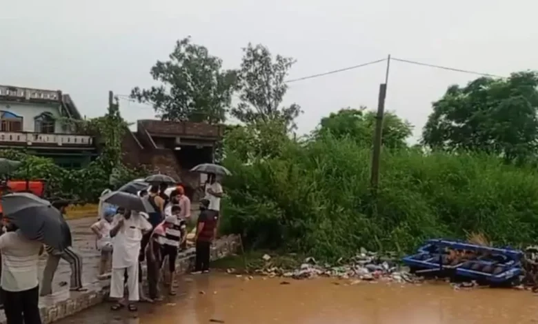 ਰਾਵੀ ਦਰਿਆ ਦੇ ਵਧਦੇ ਪਾਣੀ ਦੇ ਪੱਧਰ ਕਾਰਨ ਕਈ ਪਿੰਡ ਡੁੱਬੇ